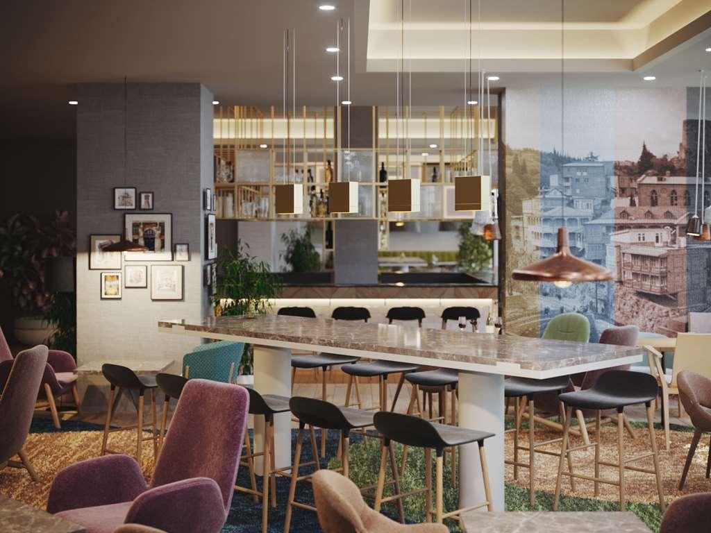 Hilton Garden Inn Tbilisi Riverview Ресторант снимка