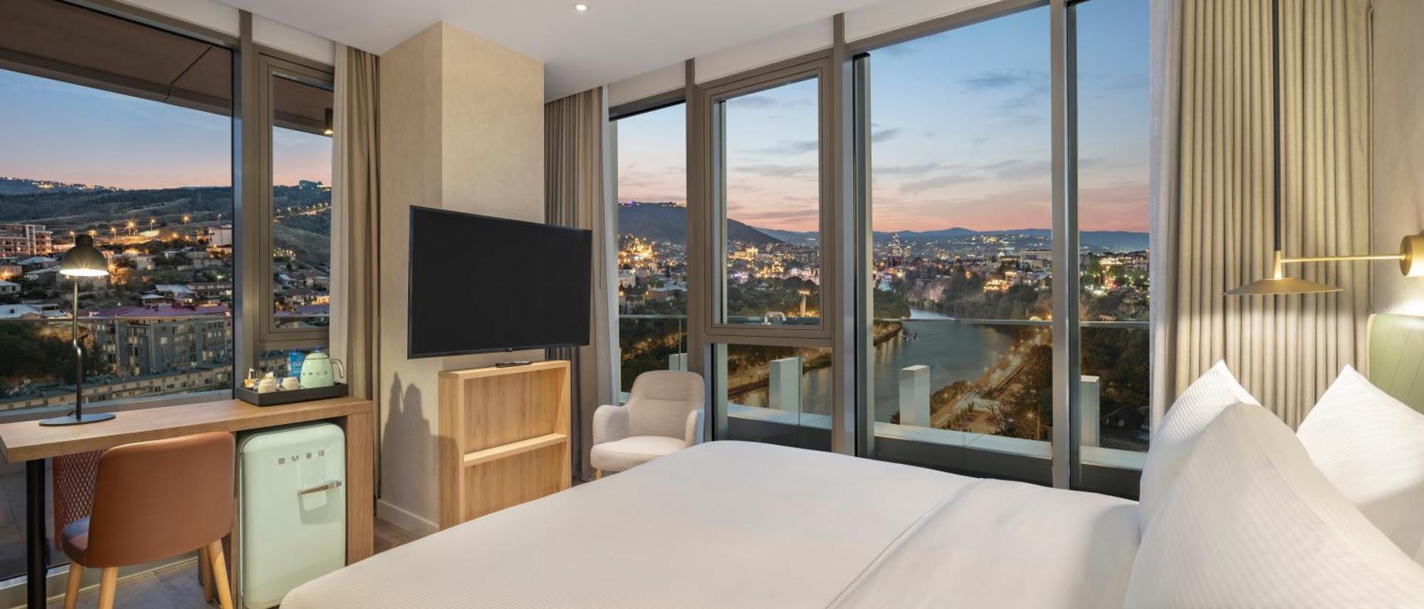 Hilton Garden Inn Tbilisi Riverview Екстериор снимка