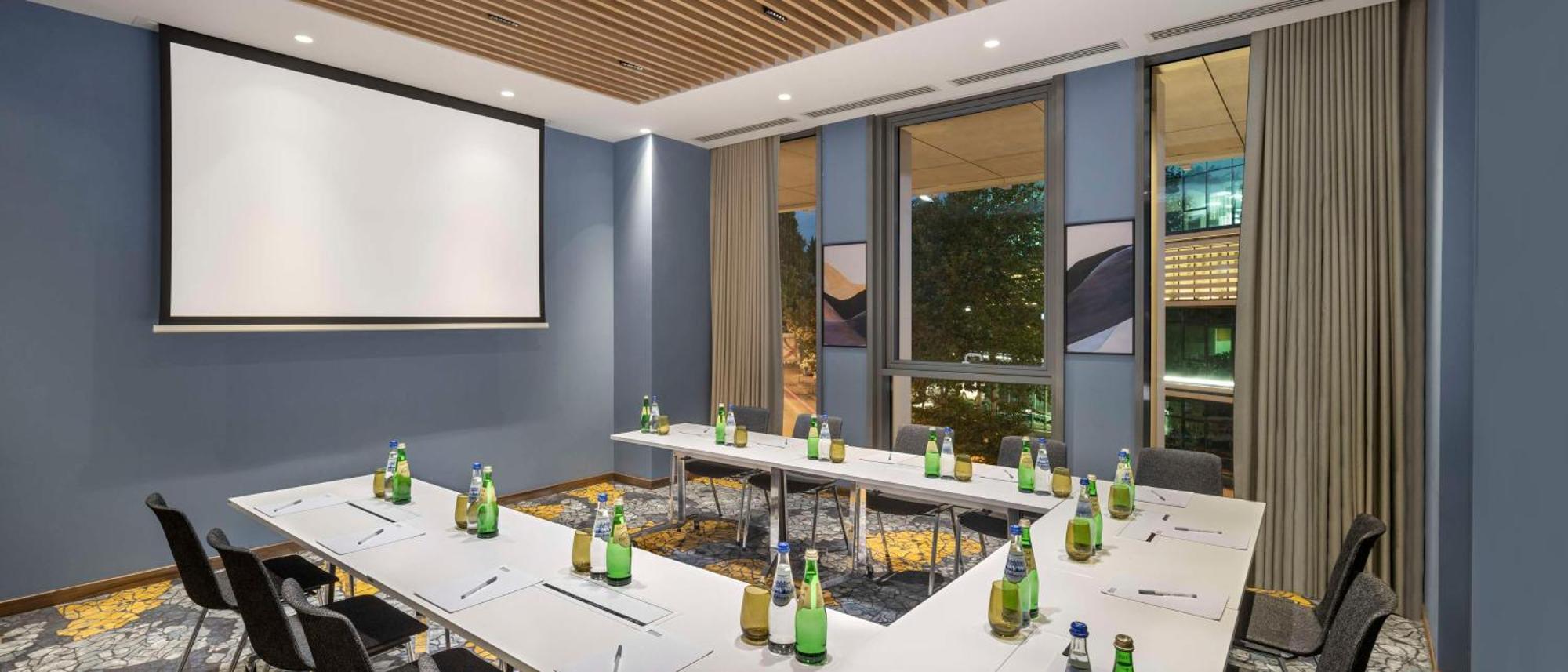 Hilton Garden Inn Tbilisi Riverview Екстериор снимка