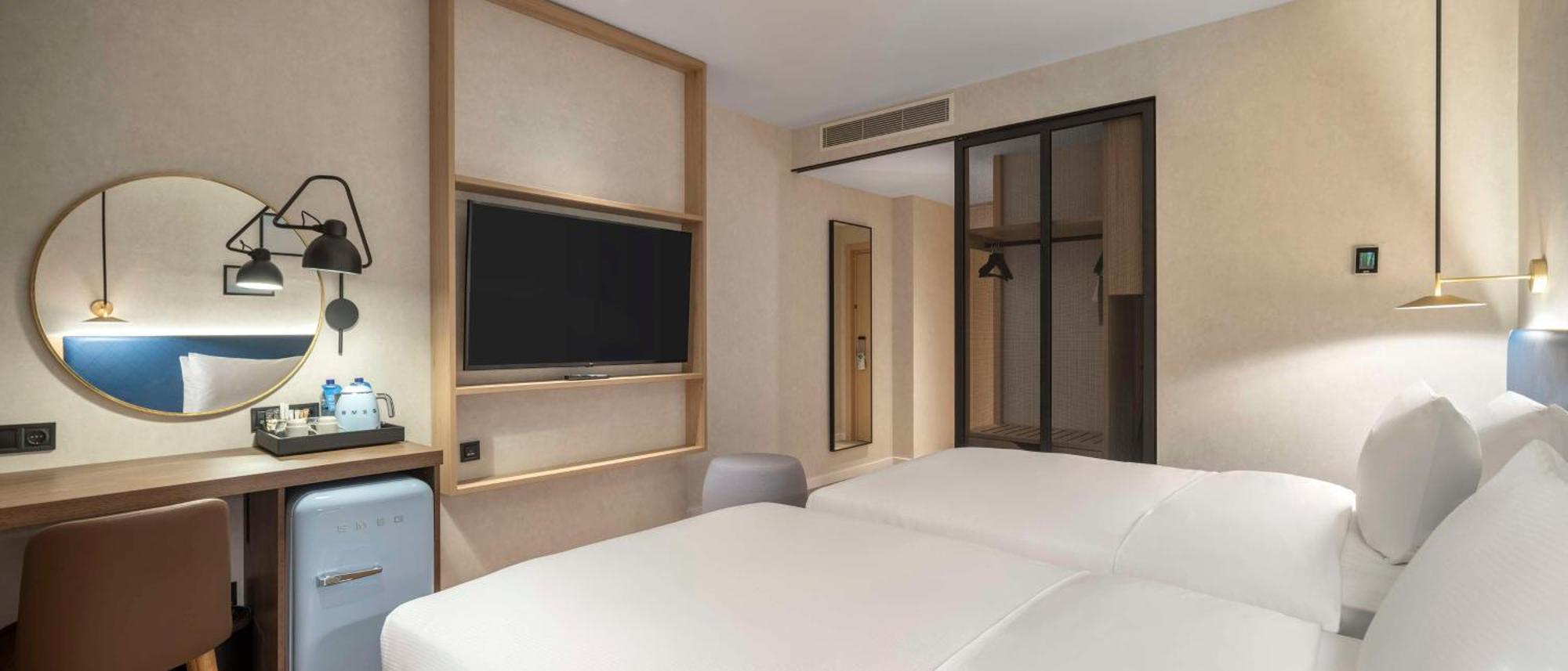 Hilton Garden Inn Tbilisi Riverview Екстериор снимка