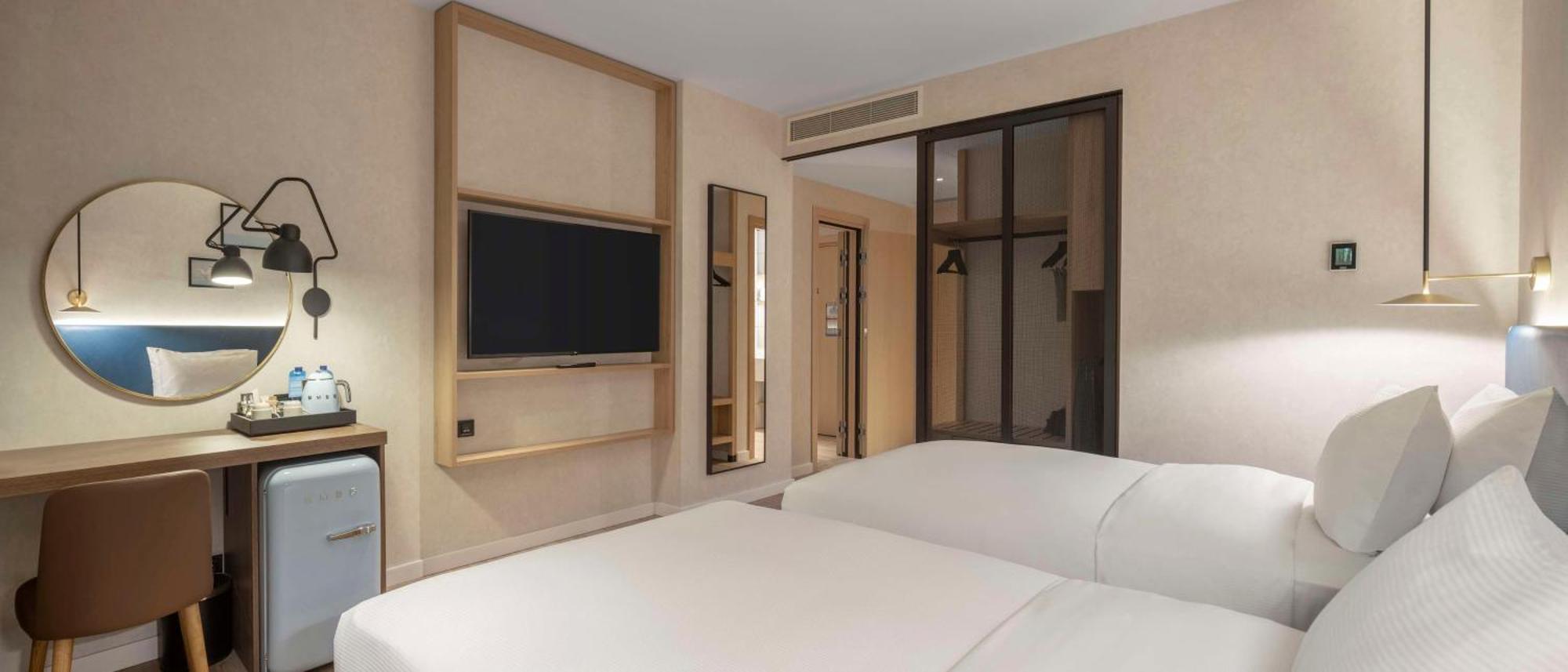 Hilton Garden Inn Tbilisi Riverview Екстериор снимка