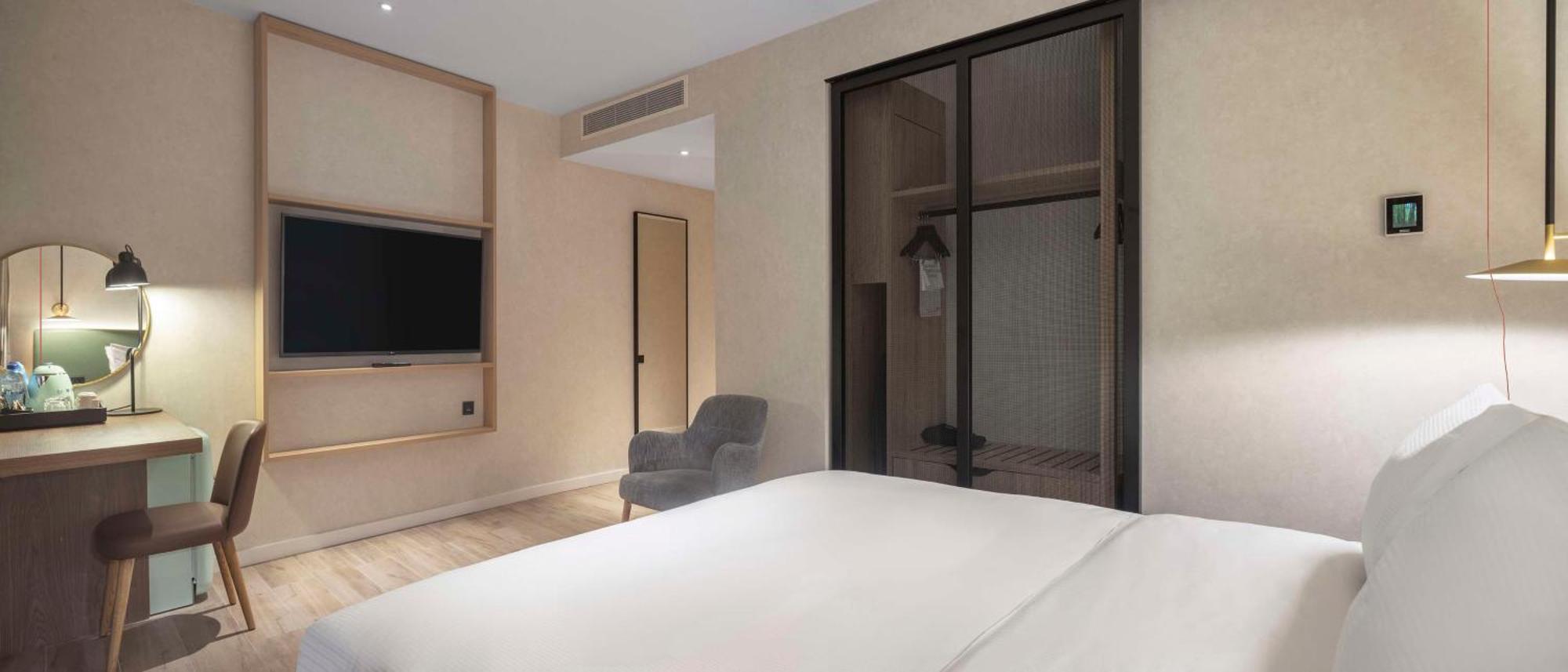 Hilton Garden Inn Tbilisi Riverview Екстериор снимка