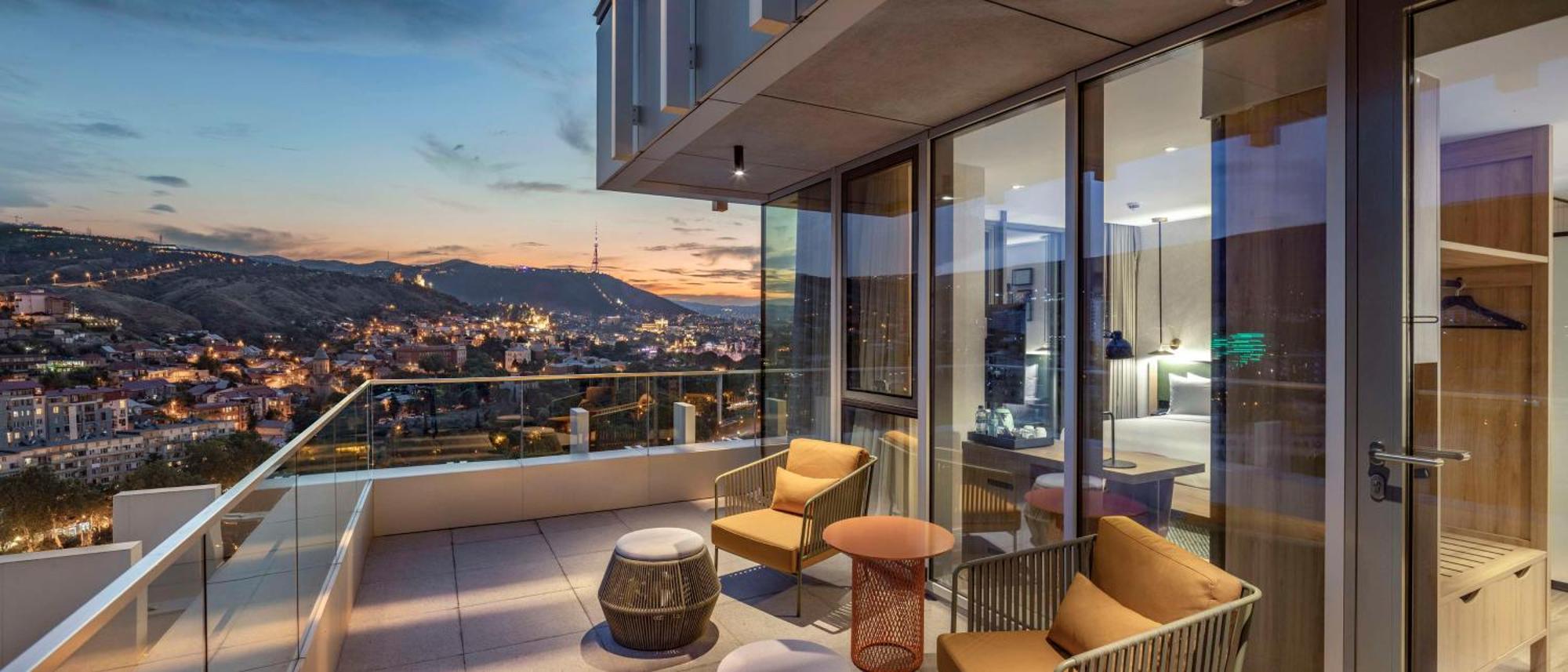 Hilton Garden Inn Tbilisi Riverview Екстериор снимка