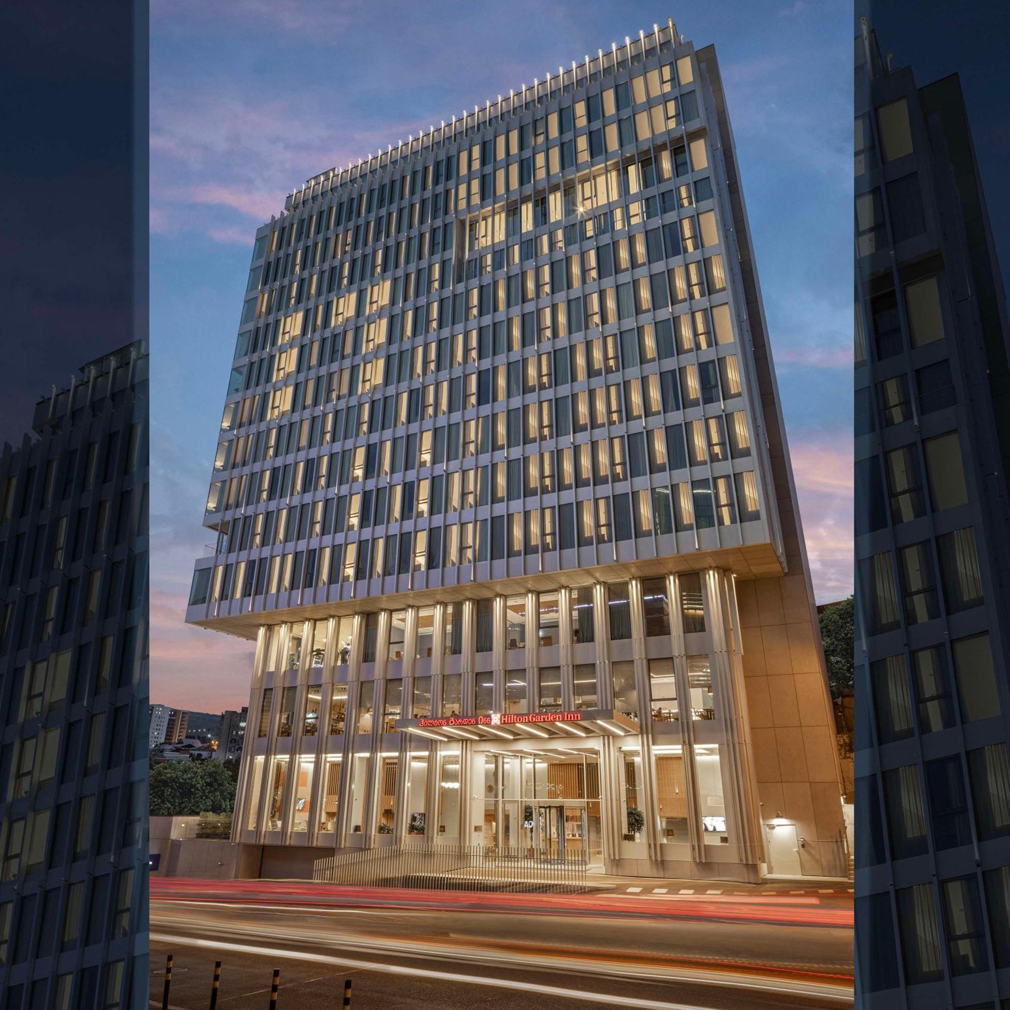 Hilton Garden Inn Tbilisi Riverview Екстериор снимка