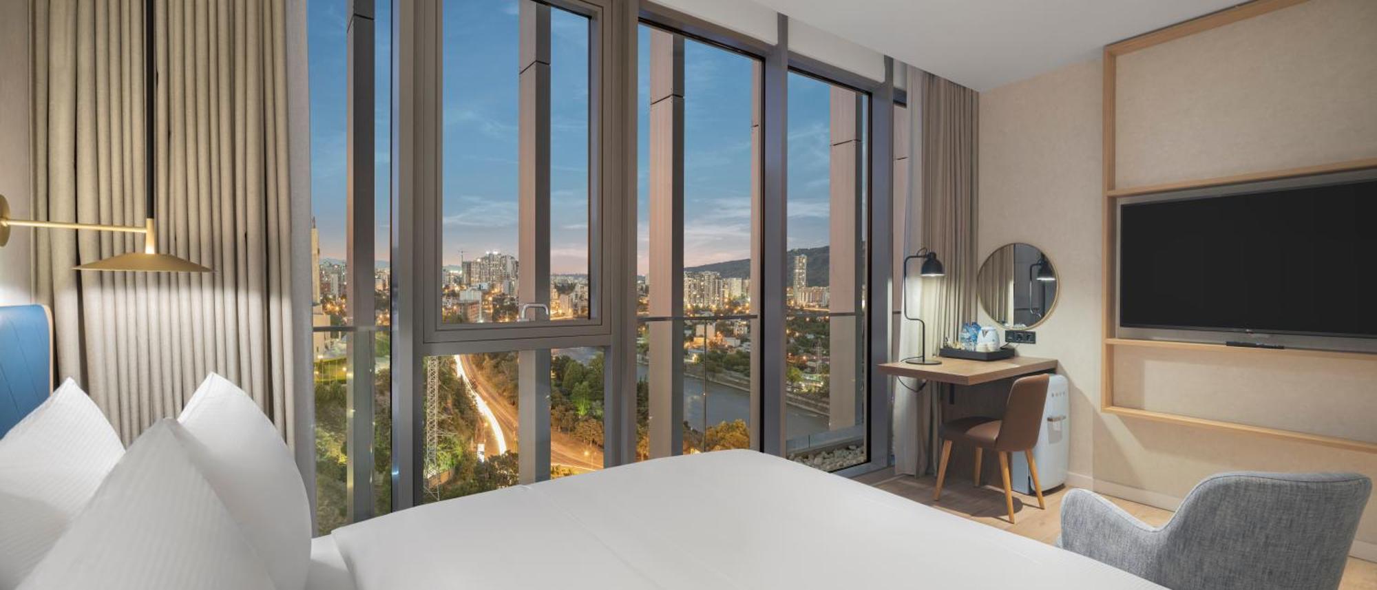 Hilton Garden Inn Tbilisi Riverview Екстериор снимка