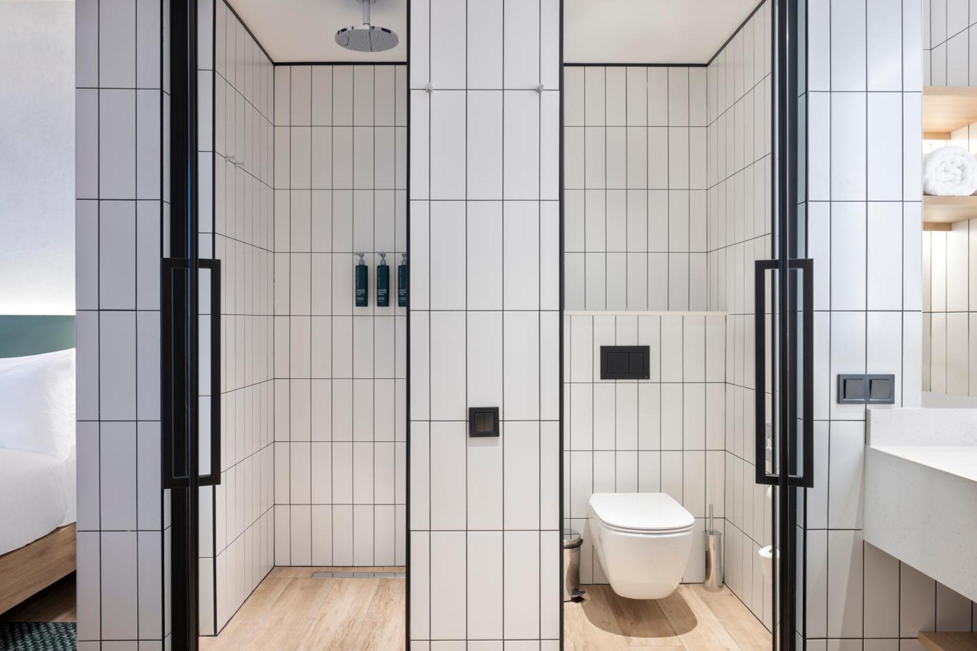 Hilton Garden Inn Tbilisi Riverview Екстериор снимка